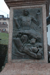 "Cristo tra i Caduti"